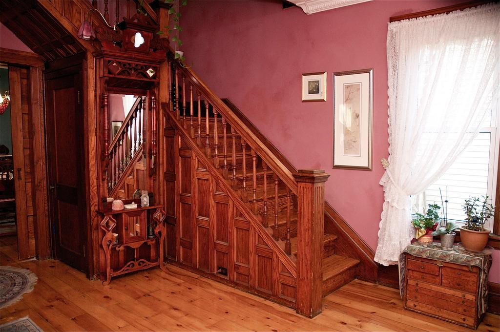 Bondy House Bed & Breakfast Amherstburg Eksteriør bilde
