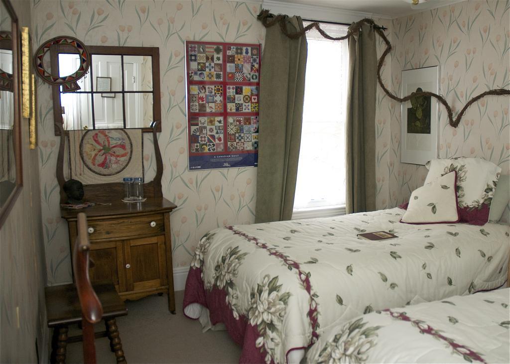 Bondy House Bed & Breakfast Amherstburg Eksteriør bilde
